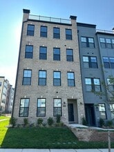 Building Photo - 535 Munson Woods Walk