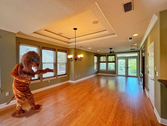Building Photo - Spacious two-story island townhome in gate...