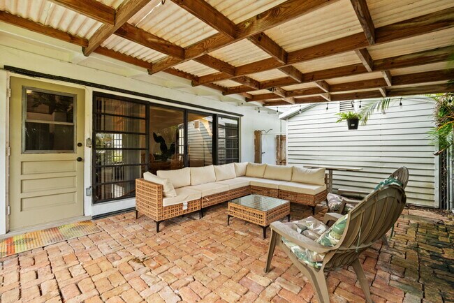 Foto del edificio - 2512 Sugar Loaf Ln