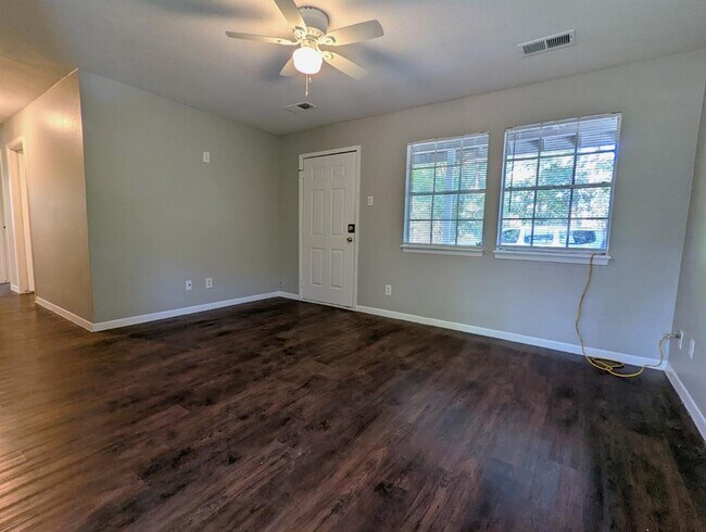 Building Photo - 14095 Bimbo Ln