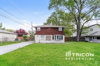 Building Photo - 5009 Elm Cir Dr