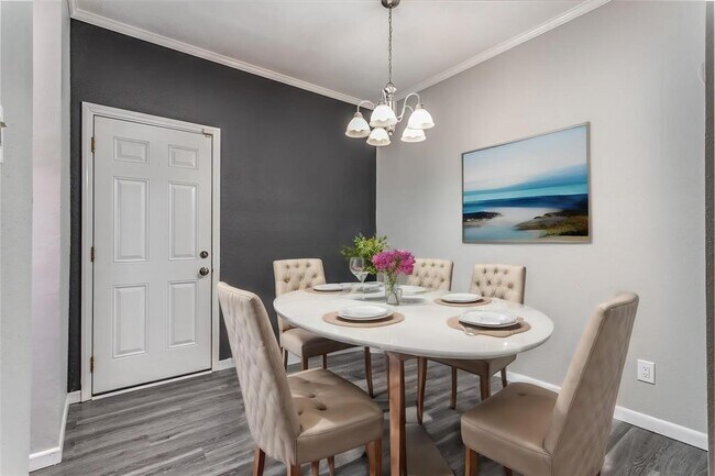 Foto del edificio - 9850 Pagewood Ln