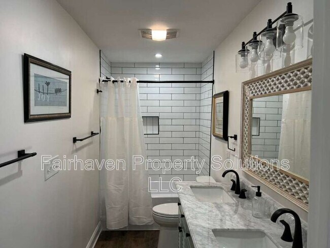 Foto del edificio - 2827 E 5th Ave