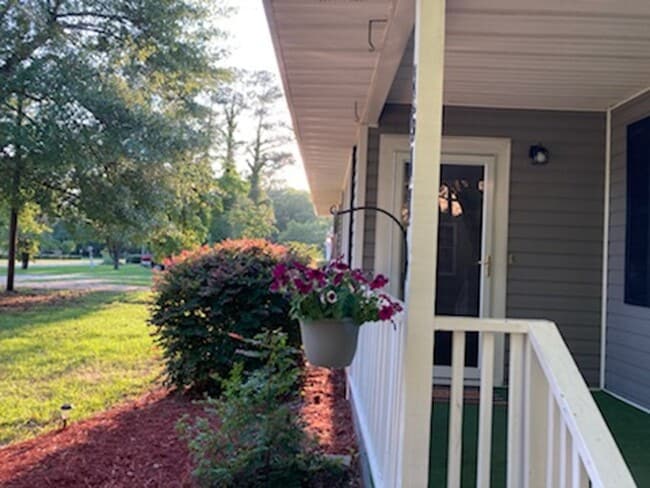Building Photo - Charming and Updated 3 BR, 1 BA in Goldsboro