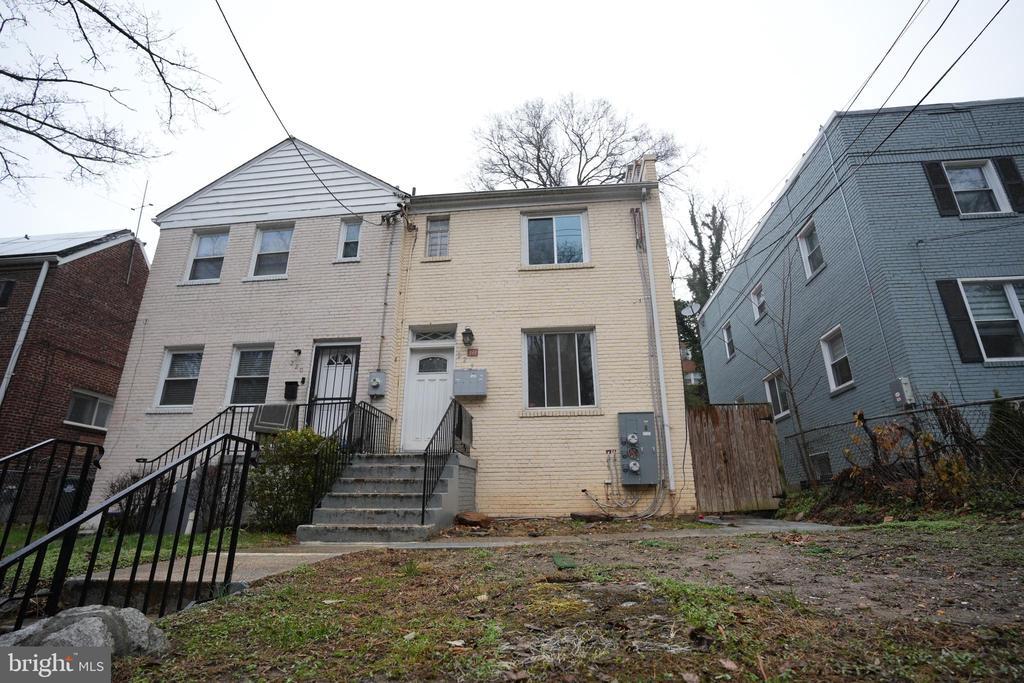 Primary Photo - 222 Malcolm X Ave SE