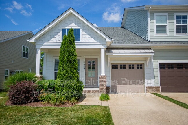 Building Photo - 1041 Honey Bush Cir