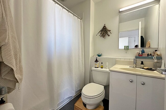 Foto del edificio - Avl Now - Downtown Salem luxury loft-style...
