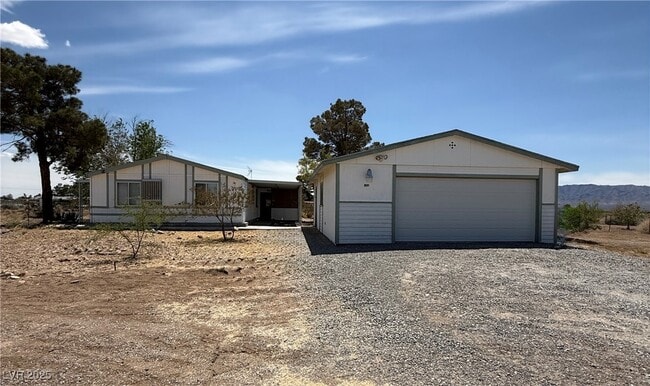 Building Photo - 801 E Clementine St
