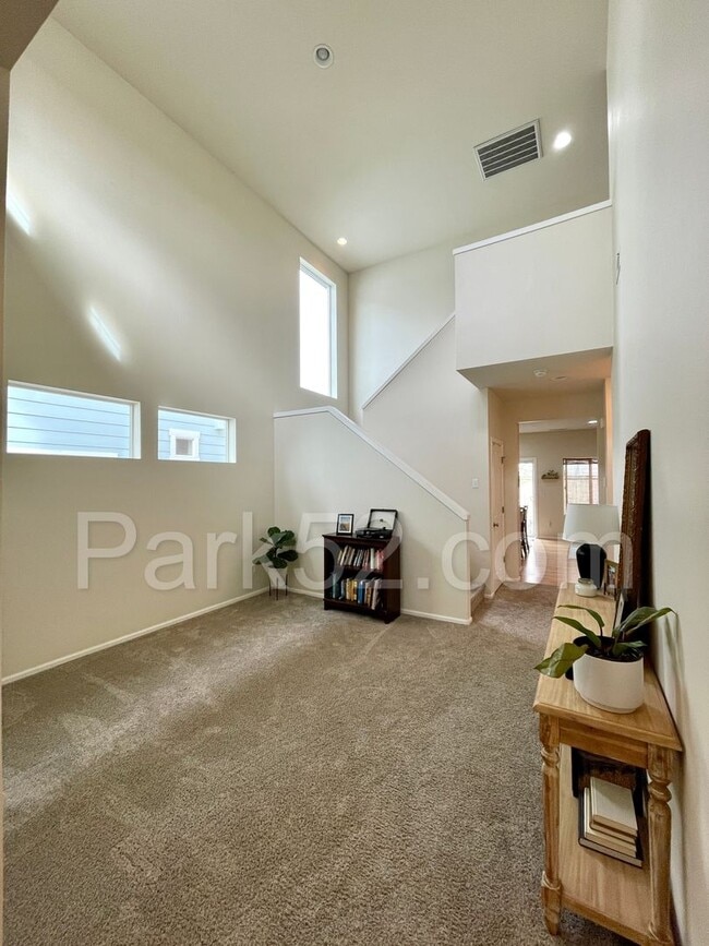 Building Photo - 3 Bedroom Plus Office Space Single Family Home in Lacey
