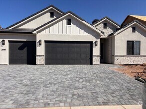 Building Photo - 2887 E Yavin Wy