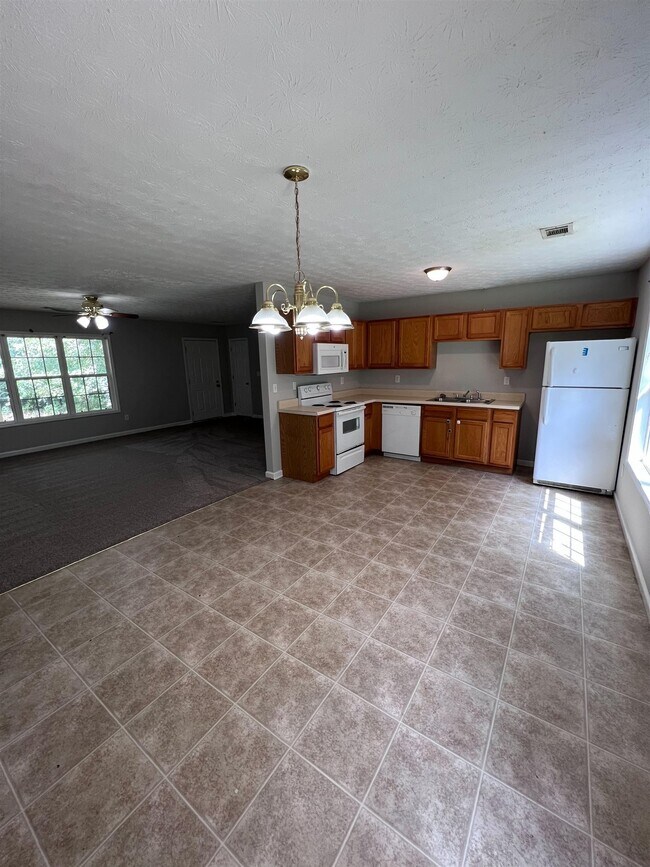 Building Photo - 103 Old Villa Rica Rd