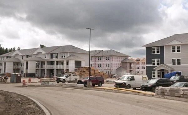 Foto principal - The Avenue at Orono Apartments