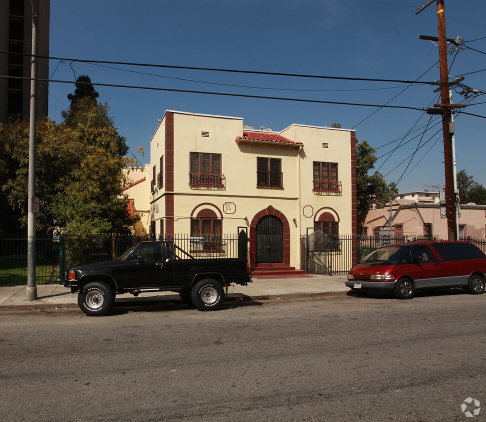 Building Photo - 429 S Union Ave