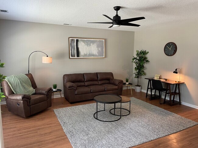 Sala de estar - 305 Morgan Pines Dr