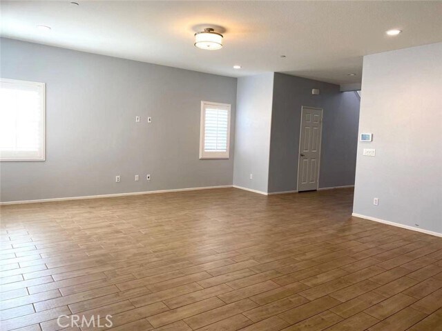 Foto del edificio - 1055 Raven Ct