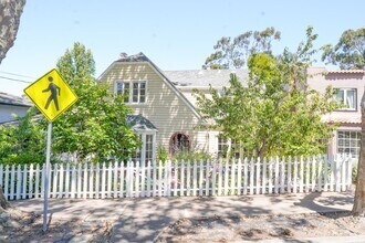 Building Photo - 515 Moraga Ave