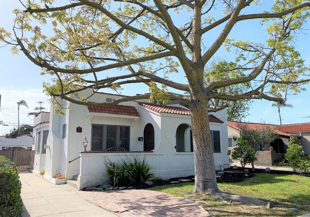 Foto principal - Restored Spanish Style Wilshire Square Home