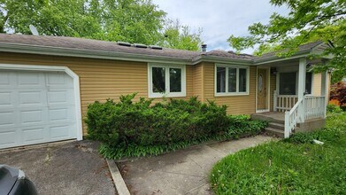 Building Photo - 20831 Maple Ct