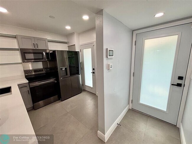 Foto del edificio - 2820 NE 201st Terrace