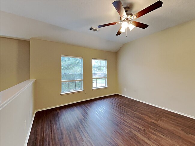 Foto del edificio - 2218 Laurel Oaks Dr