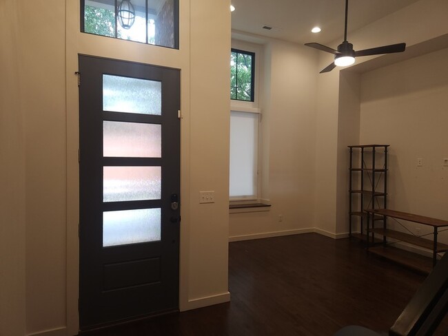 Foto del edificio - Modern Brownstone 3 Bedrooms, 3.5 Baths lo...