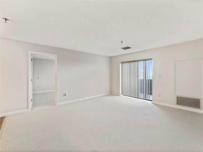 Foto del edificio - 300 Johnson Ferry Rd