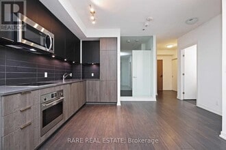 Building Photo - 223-223 St Clair Ave W