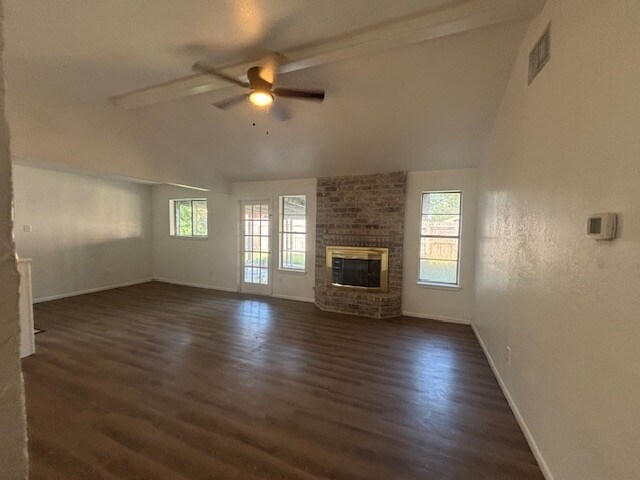 Foto del edificio - 1902 Falcon Dr