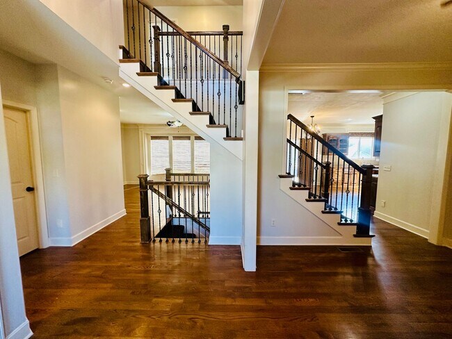 Building Photo - {20067} Custom Built Home in Woodland Mano...