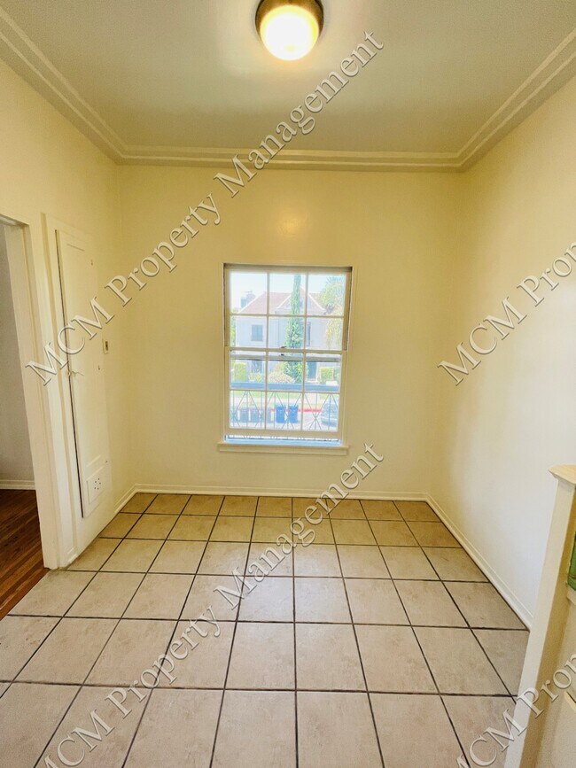 Unit #201 Dining Area - 640 S Detroit St
