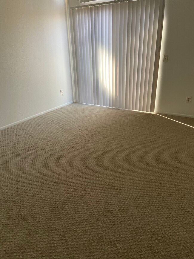 435 W 9th St Unit D2, Upland, CA 91786 Condo for Rent in Upland, CA