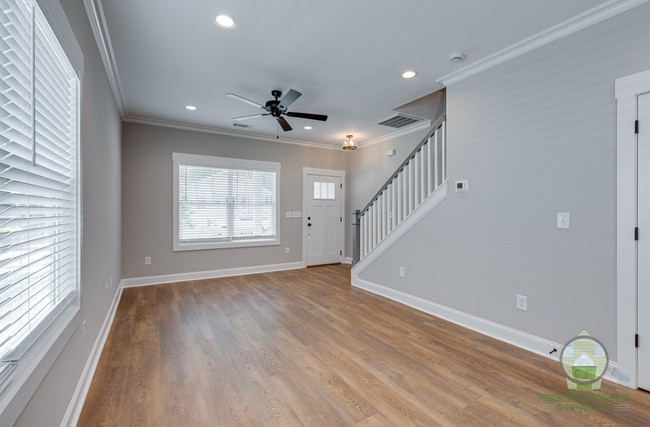 Photo - 10 Howard St House