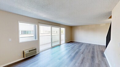 Interior Photo - Rosebeach