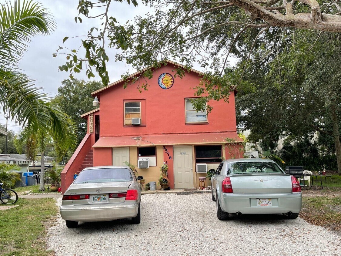 Front View - 1760 Park Ave