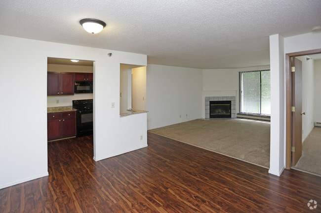 2BR, 1BA - 1,000 SF - Preserve Place