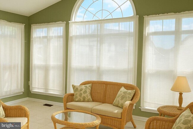 Building Photo - 10843 Spencer St