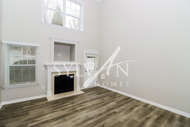 Building Photo - Welcome home to this stunning 3 bedroom, 2...