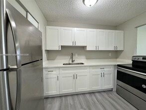 Building Photo - 2237 Taylor St