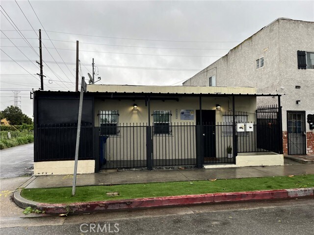 Primary Photo - 9808 S Central Ave