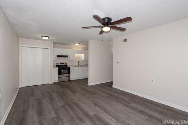 Foto del edificio - 1100 Brookside Dr