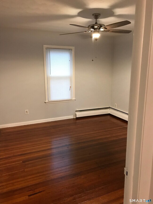 Foto del edificio - 118 Woodland St