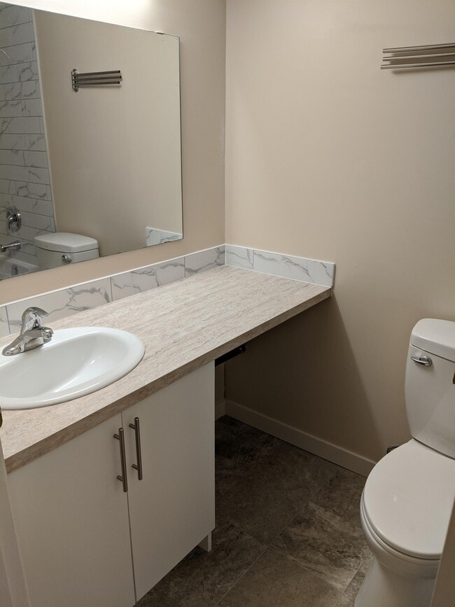 Photo du bâtiment - 322-326 6 Ave NE