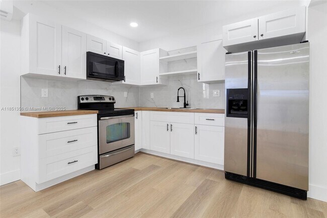 Foto del edificio - 1528 NE 145th St