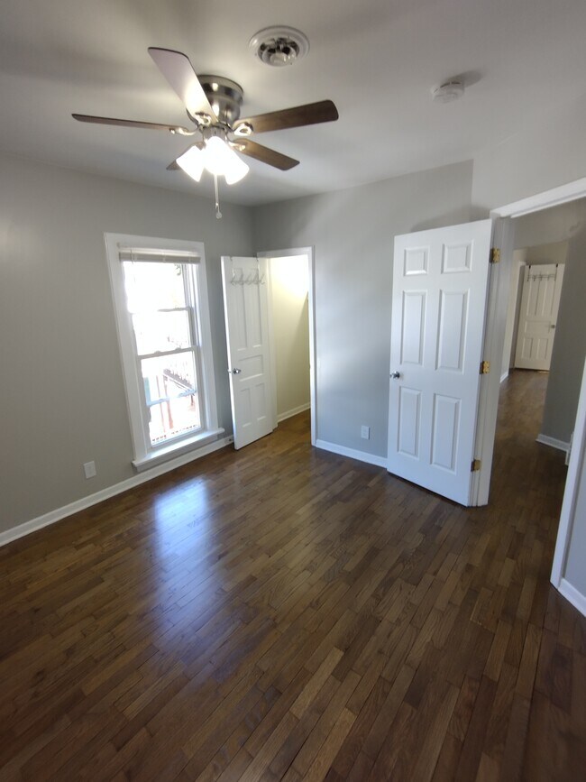 Bedroom 1 - 37 Gates St