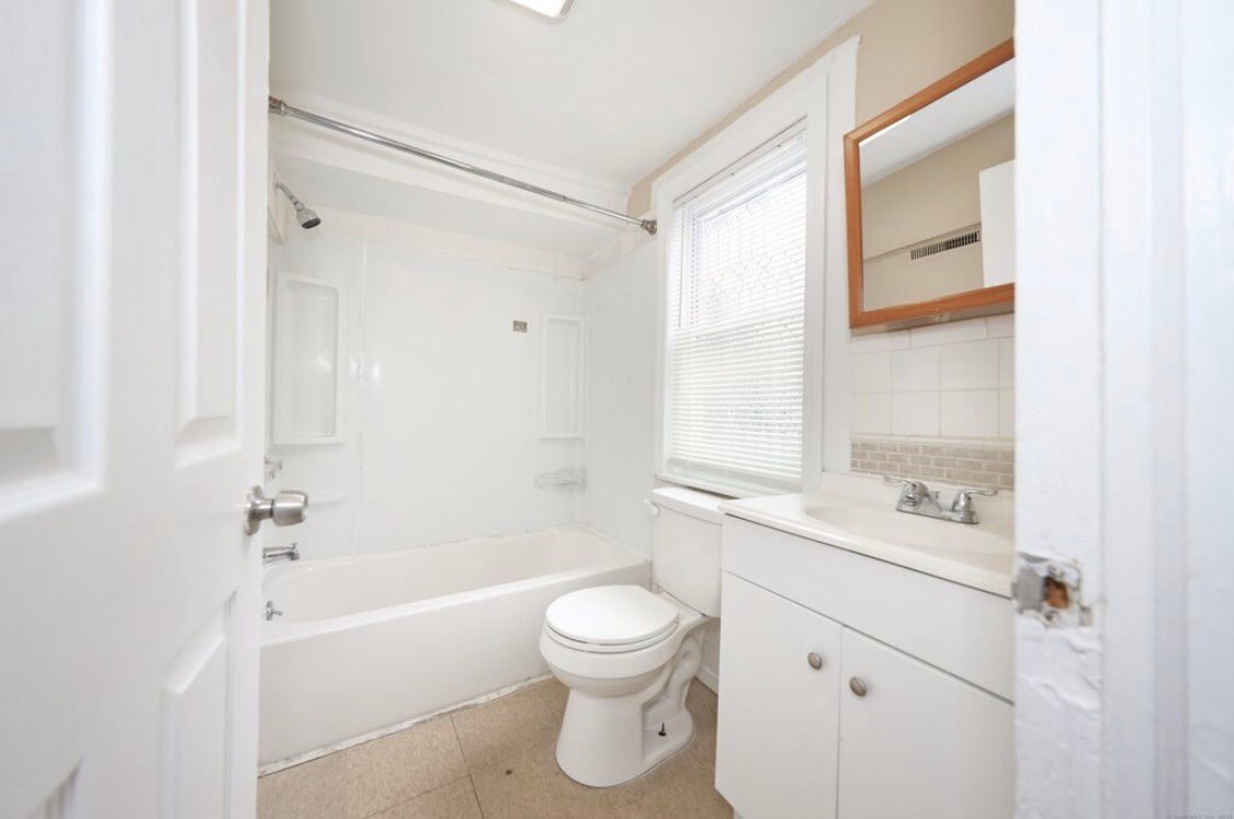 Foto principal - 222 Howard Ave