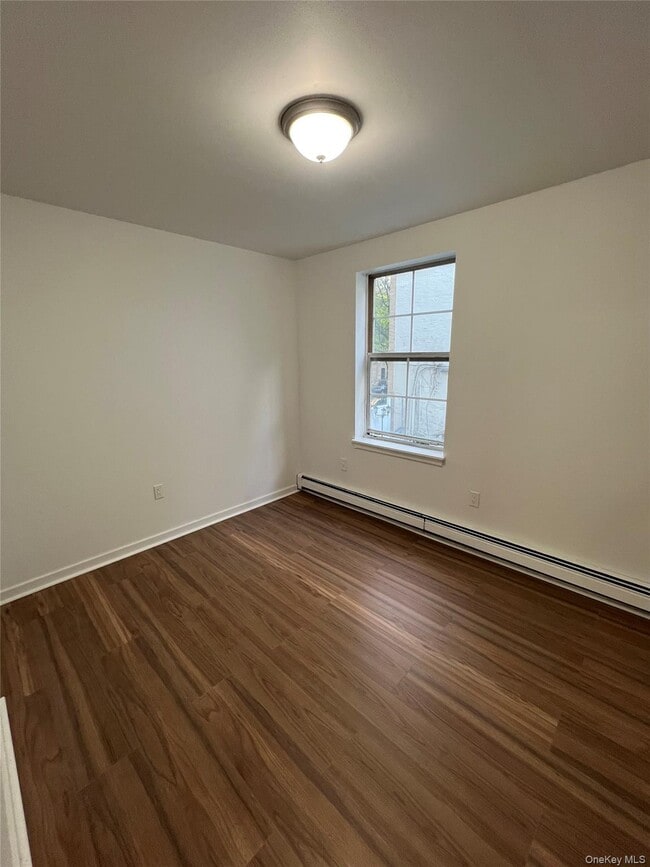 Building Photo - 142 W 175th St
