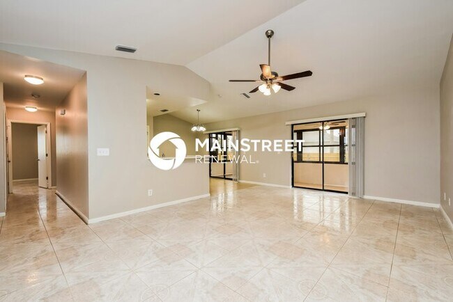 Foto del edificio - 3 Bedroom Pet-Friendly Home in Fort Myers,...