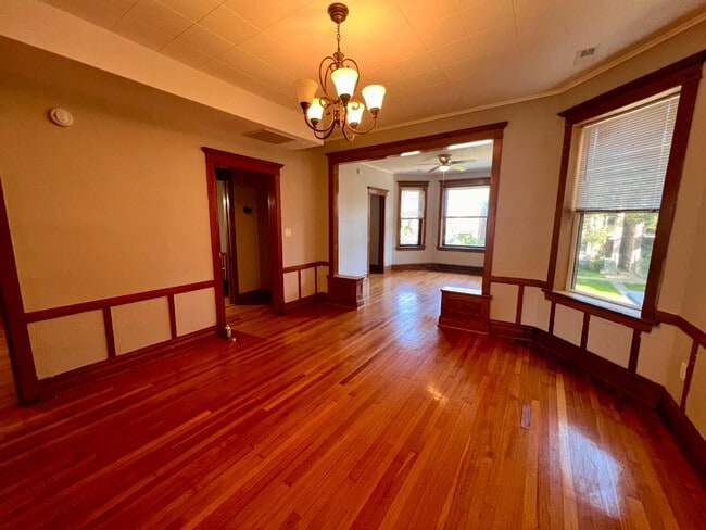 Foto del edificio - 3855 W Wrightwood Ave