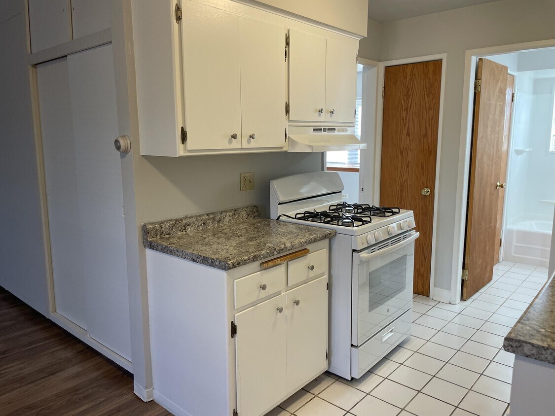 Foto principal - 6705 Stanley Ave