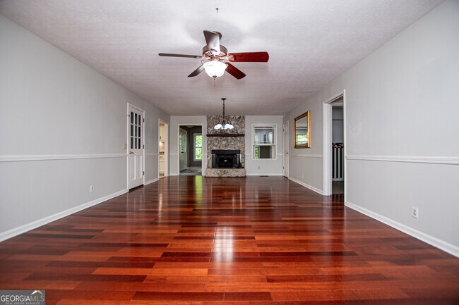 Foto del edificio - 1499 Stonington Ct